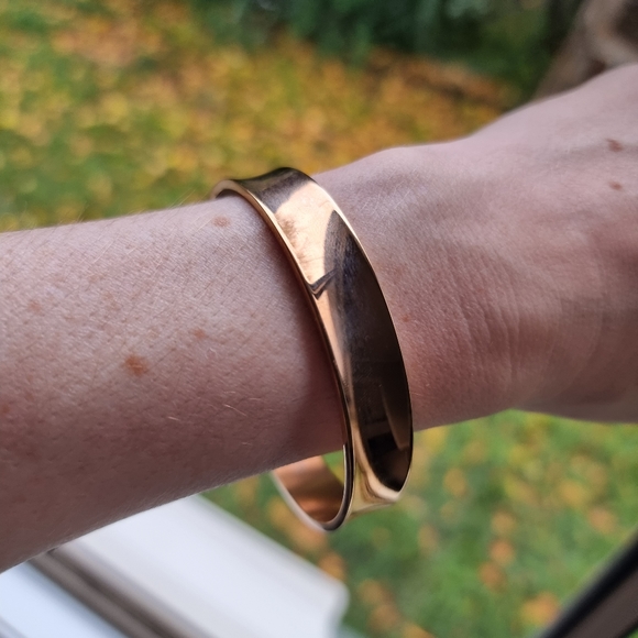 🎈SALE🎈Rose Gold Bangle - Picture 3 of 7